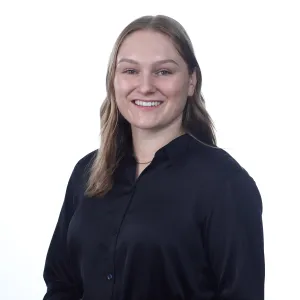 Head shot of Emma Hachey