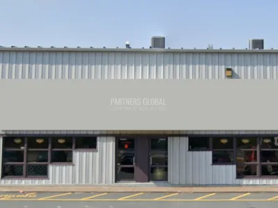 Front of the 10 Ilsley Avenue, Dartmouth, NS building